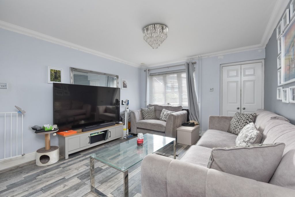 Property photo 3 of 15 53174016