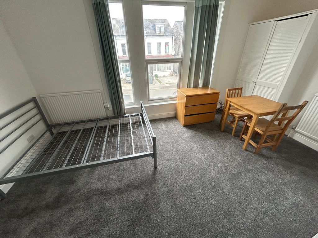 Property photo 2 of 9