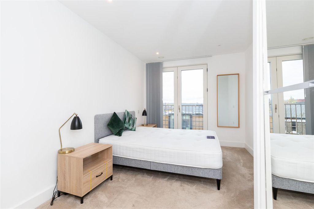 Property photo 2 of 14 13 Copper House-9.Jpg