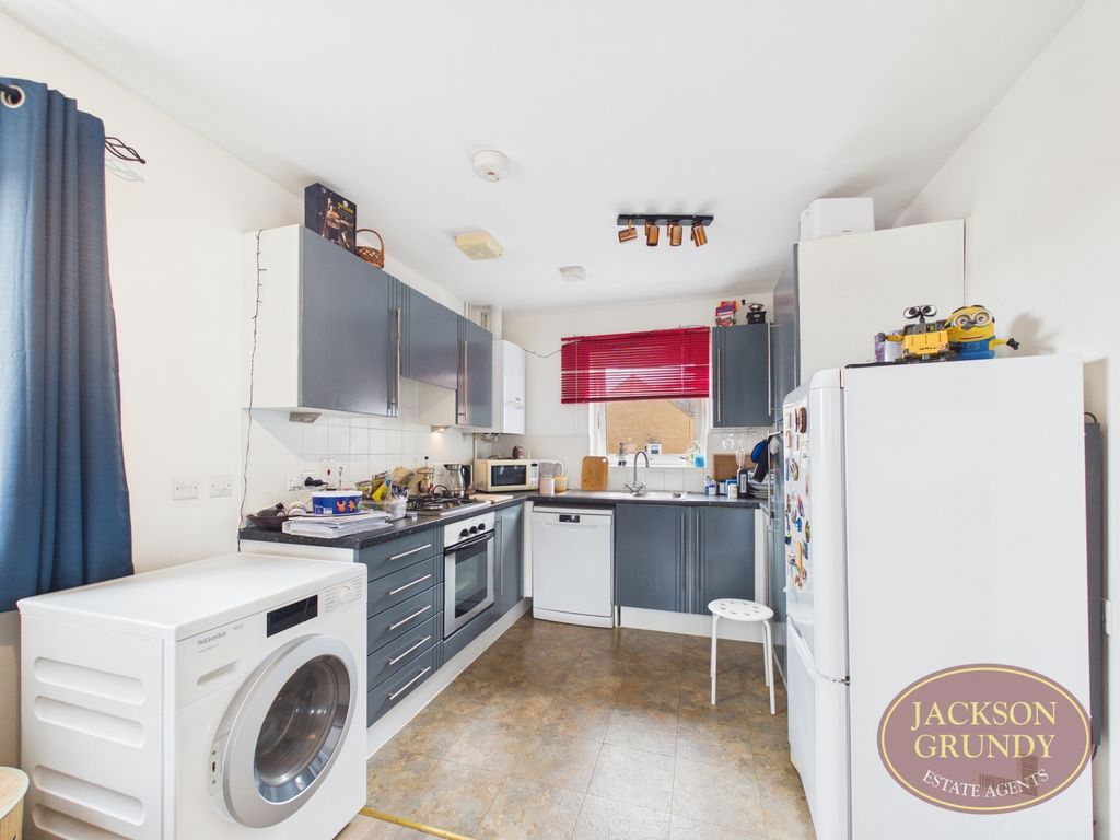 Property photo 3 of 9 Alwyn Walk