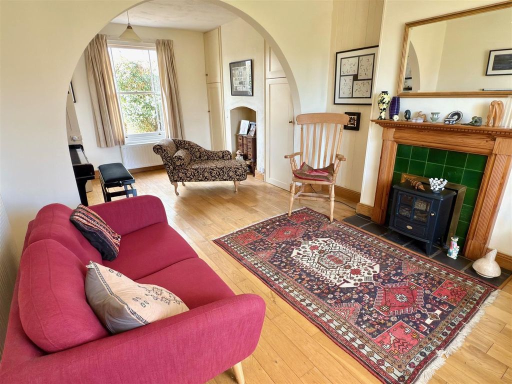 Property photo 3 of 33 Diner Lounge.Jpg