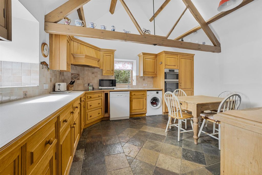 Property photo 3 of 9 Glyme Barn-12.Jpg