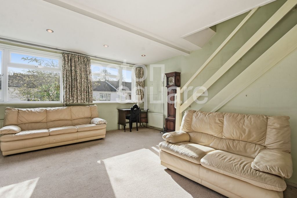 Property photo 3 of 13