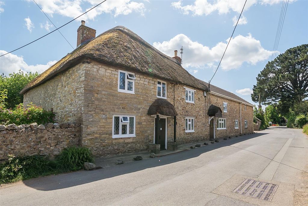 Property photo 1 of 32 Ashes Farm House