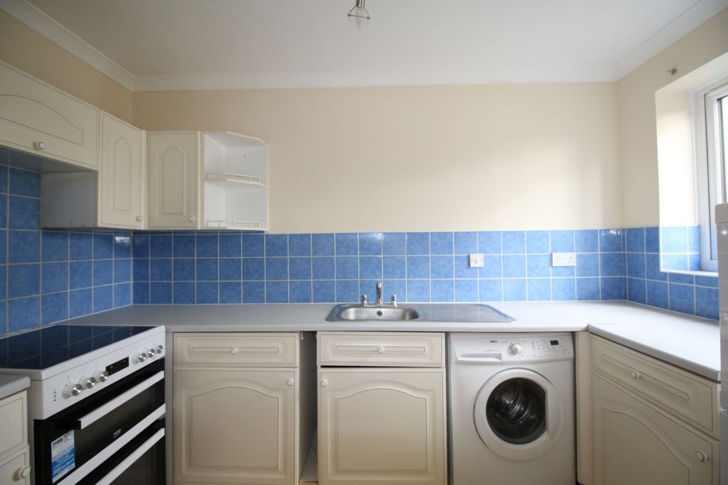 Property photo 2 of 5 Kitchen