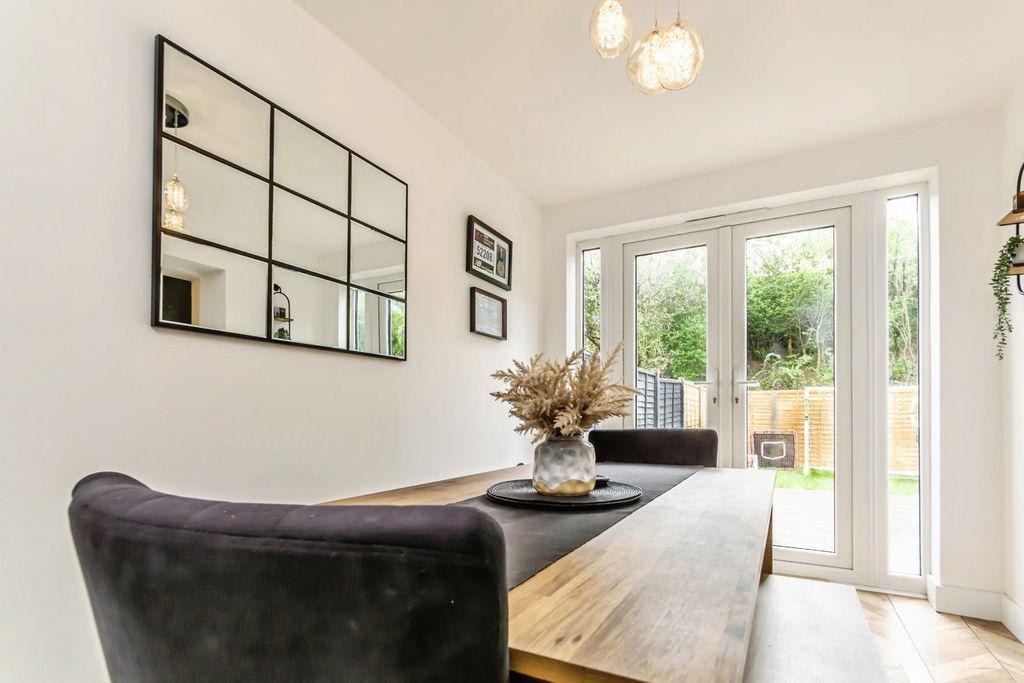 Property photo 2 of 20 Pbox-Img.Jpg