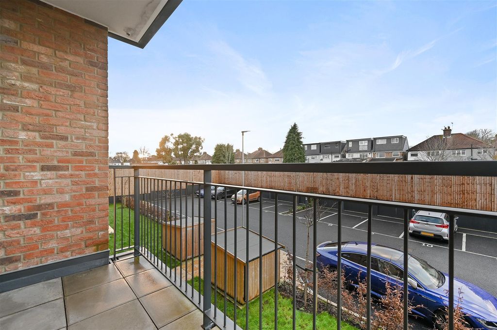 Property photo 3 of 13 Wrealty - 12 Sloane Court - Balcony.Jpg