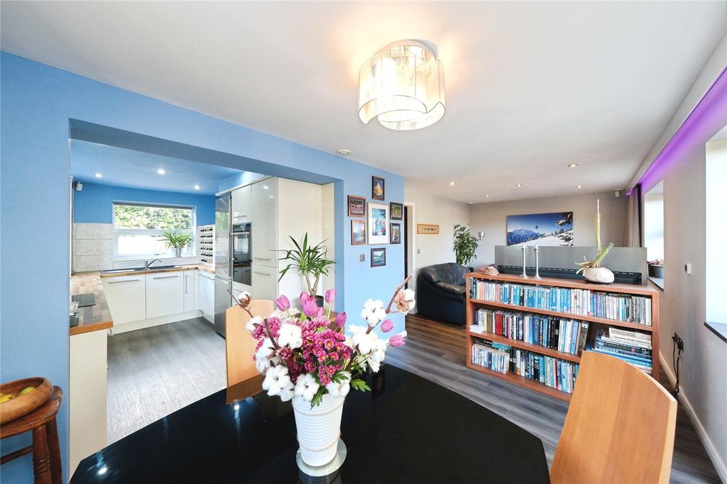 Property photo 2 of 12 Picture No. 35