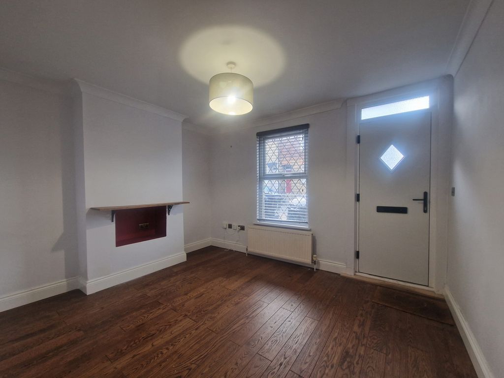 Property photo 2 of 10 Photo 2