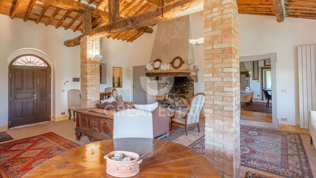 Property photo 2 of 47 Interiors