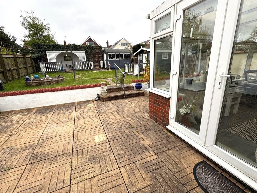 Property photo 3 of 16 Garden 2.Jpg