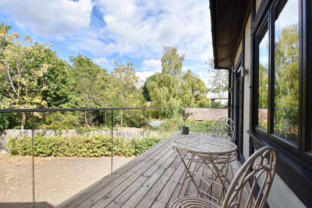Property photo 2 of 14 5355302
