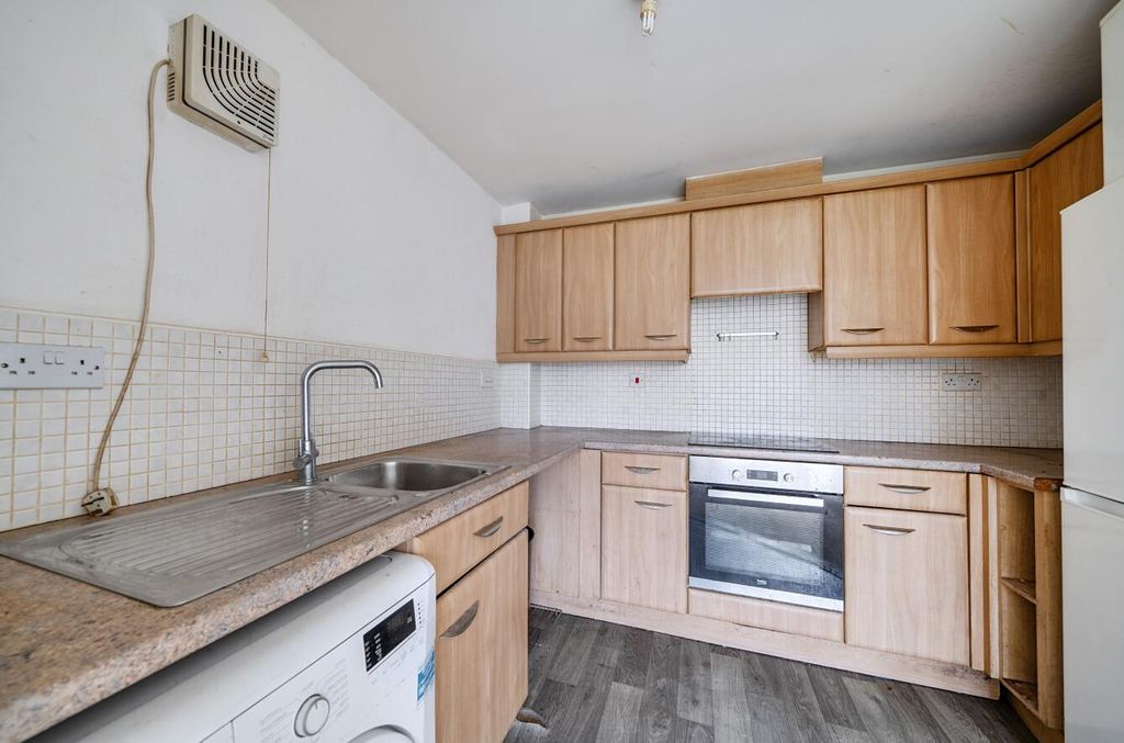 Property photo 2 of 18 1404092-3-6970Ebf04F728.Jpg