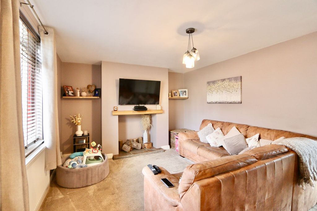 Property photo 2 of 22