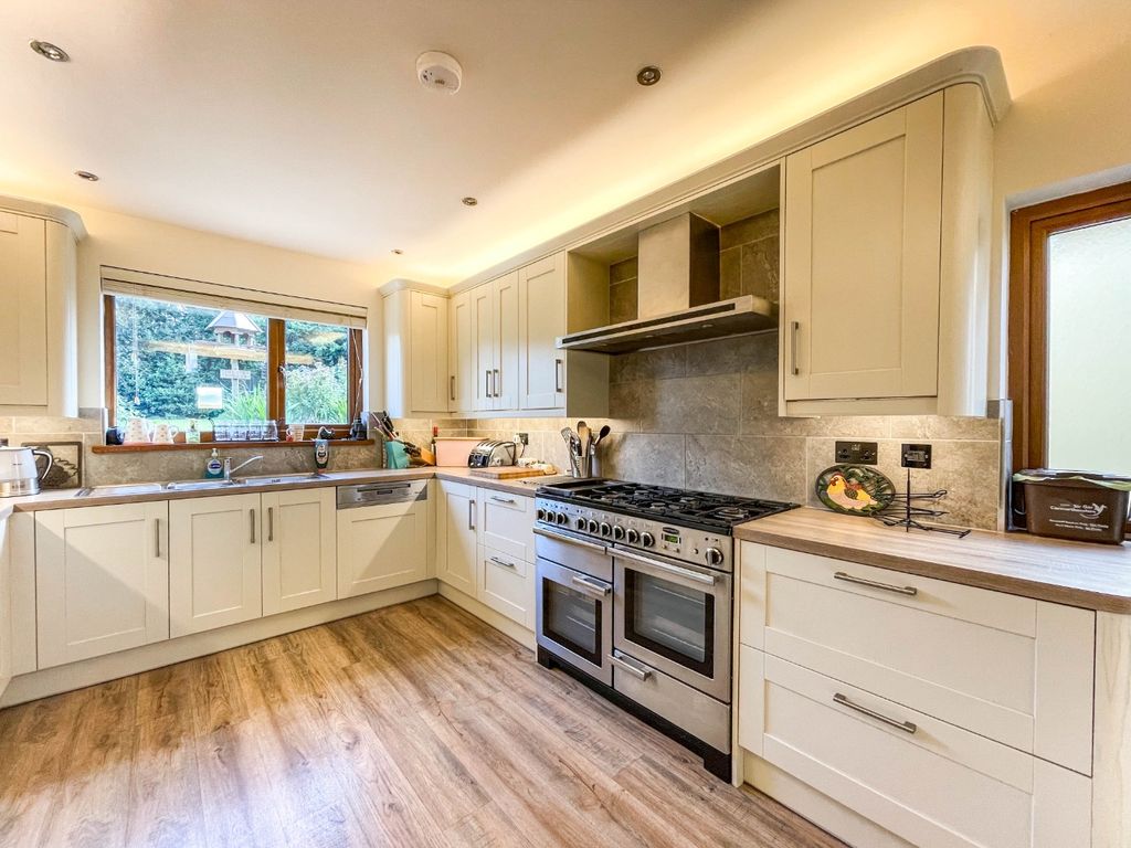 Property photo 3 of 31 2488547