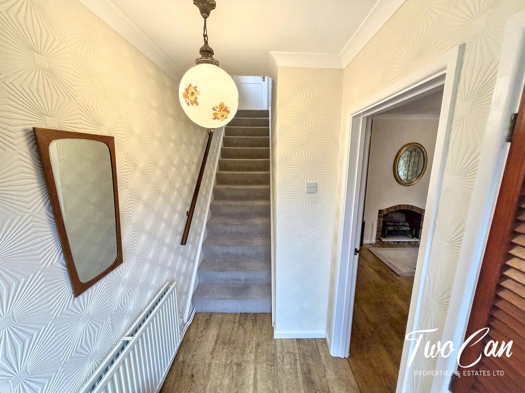 Property photo 3 of 27
