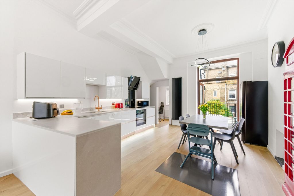 Property photo 1 of 17 Image