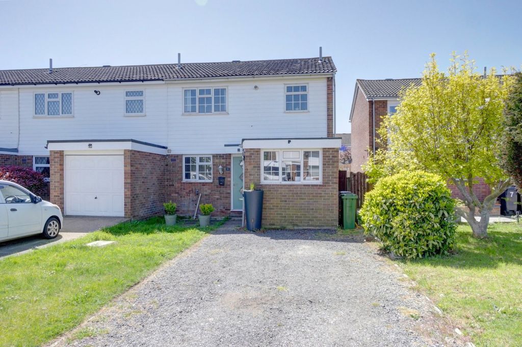 Property photo 1 of 32