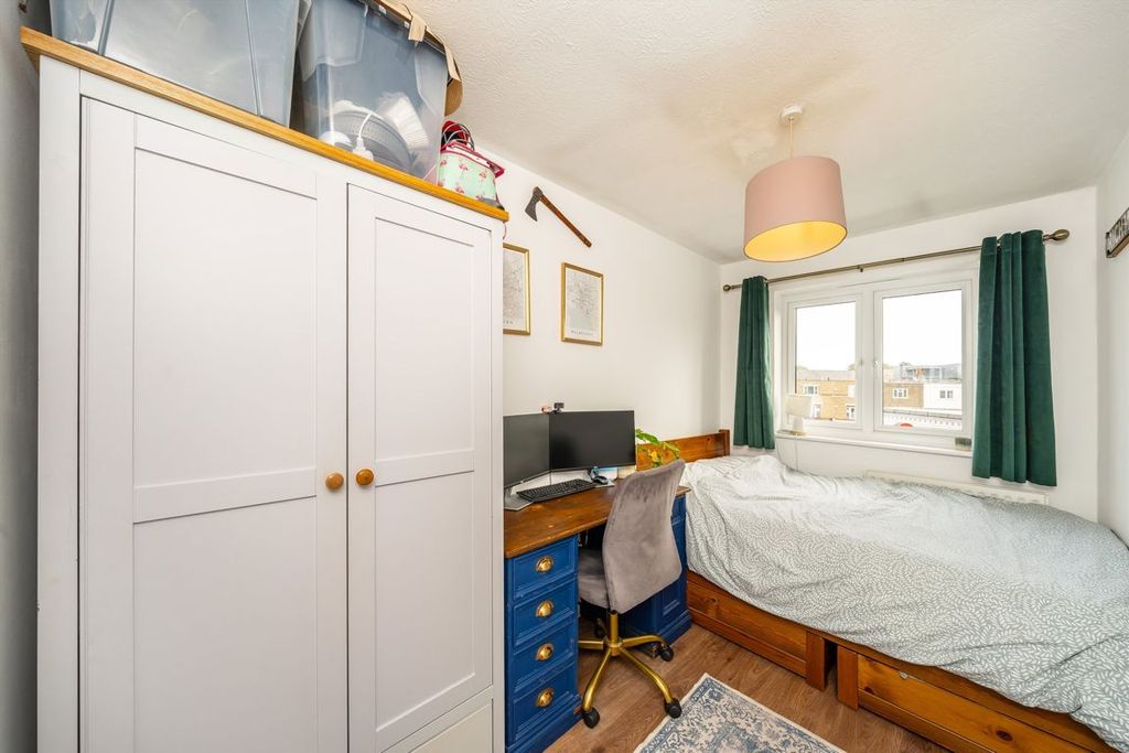 Property photo 3 of 5