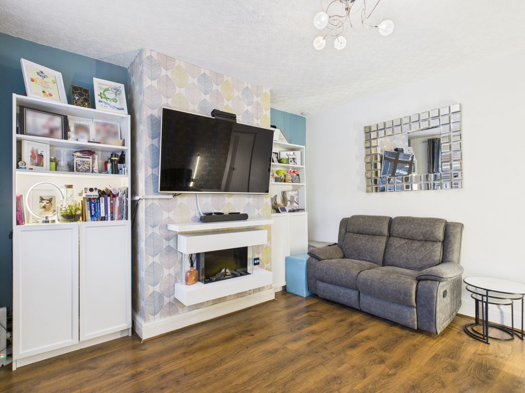 Property photo 3 of 26 Cam03729G0-Pr0233-Still002