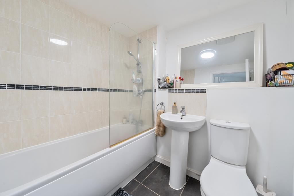 Property photo 3 of 13 Bathroom