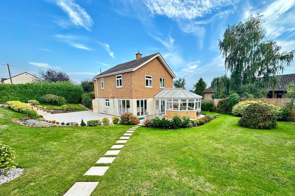 Property photo 1 of 40