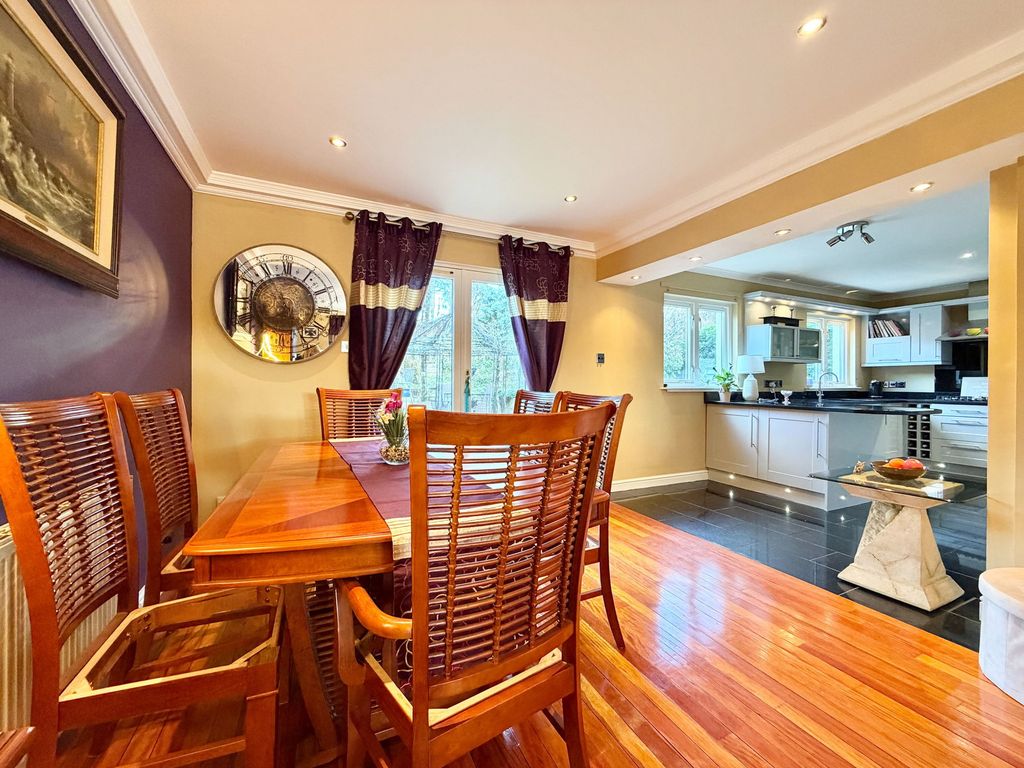 Property photo 2 of 33