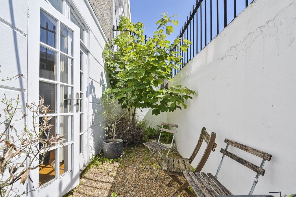 Property photo 2 of 5
