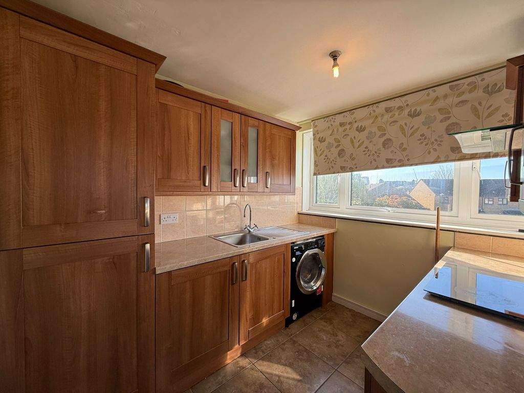 Property photo 3 of 7 Photo 2