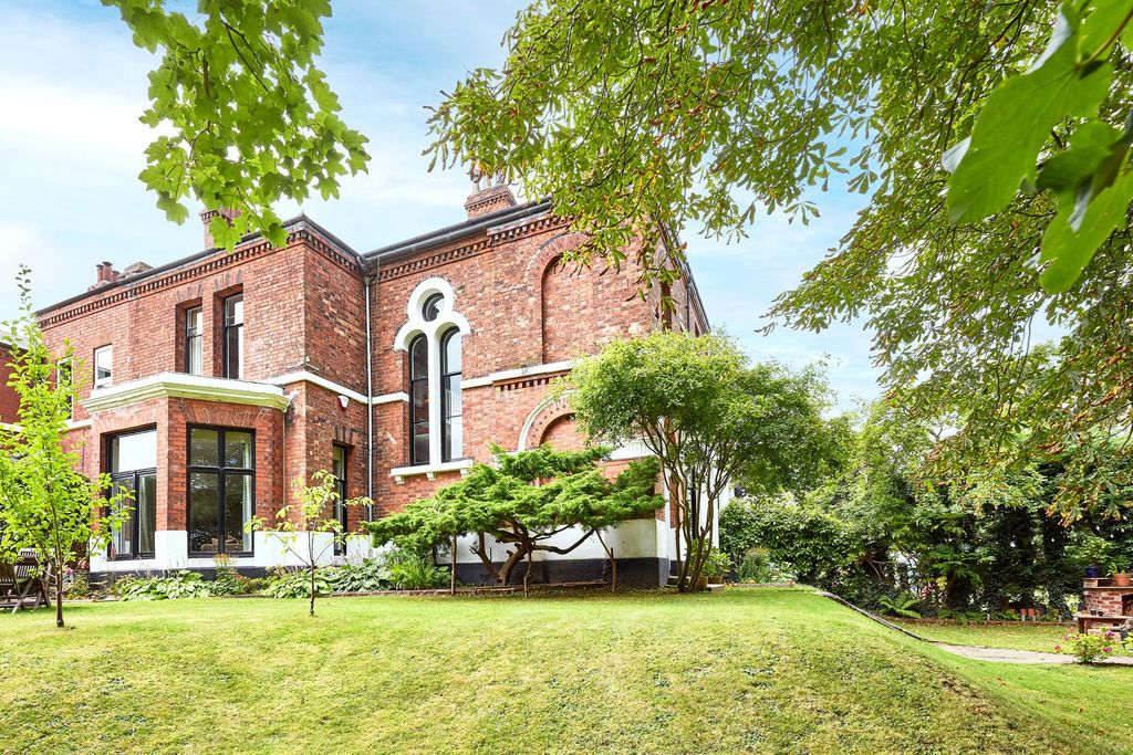 Property photo 1 of 51