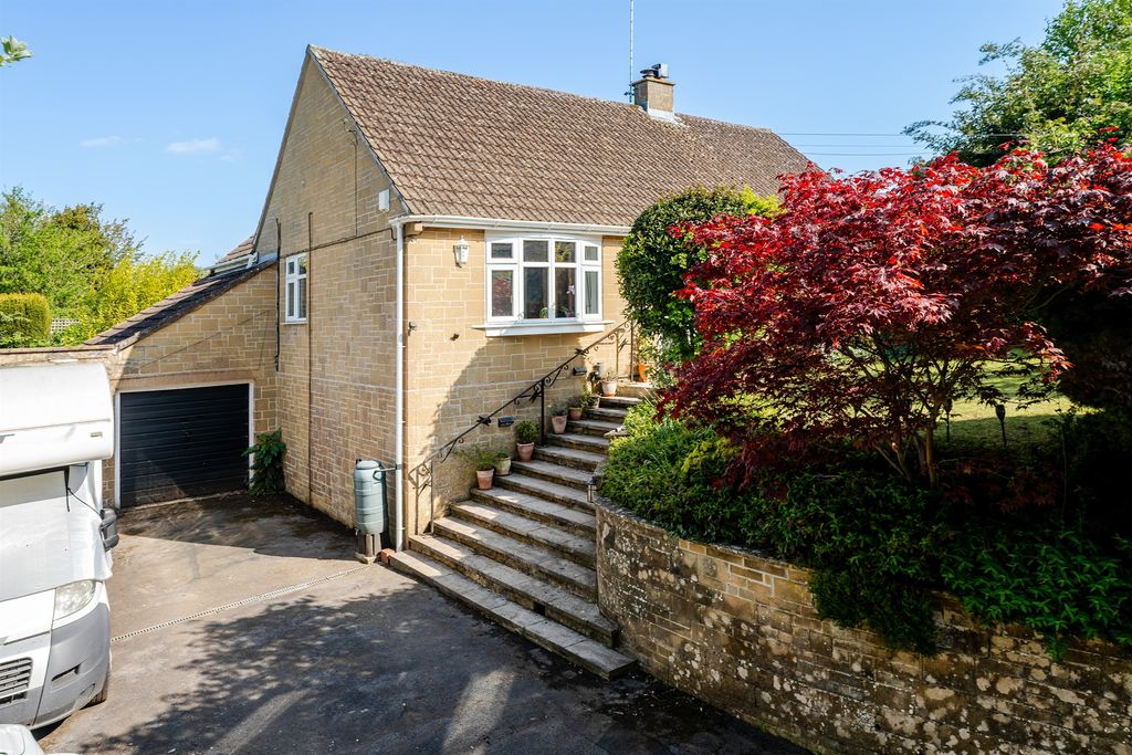 Property photo 2 of 20