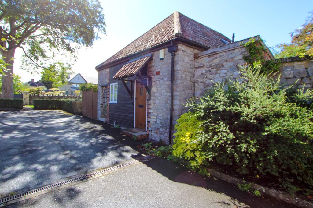 Property photo 2 of 22
