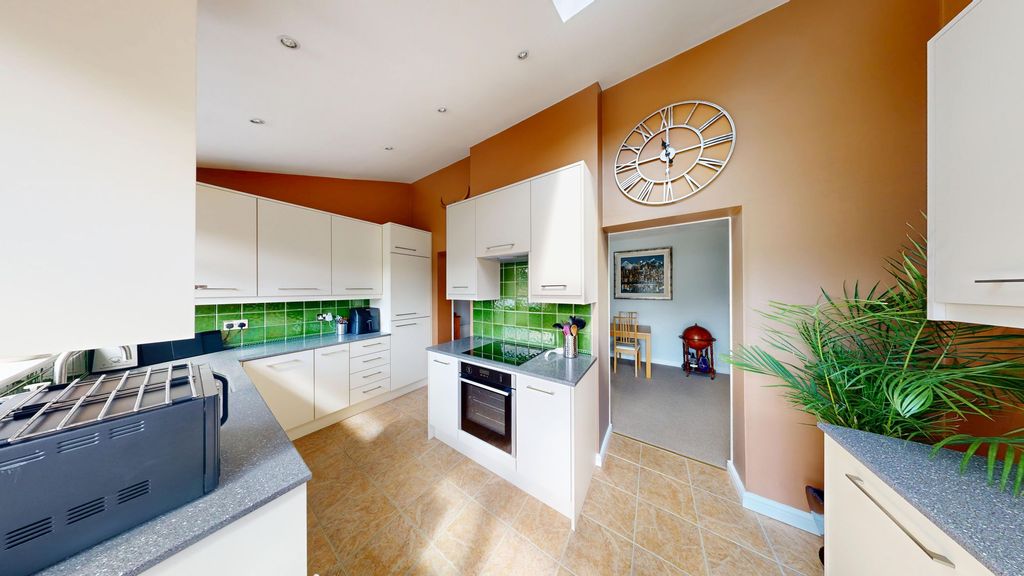 Property photo 3 of 13 Kitchen