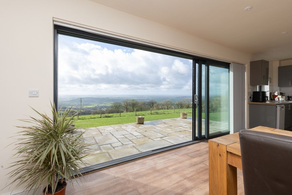 Property photo 2 of 31 4901702