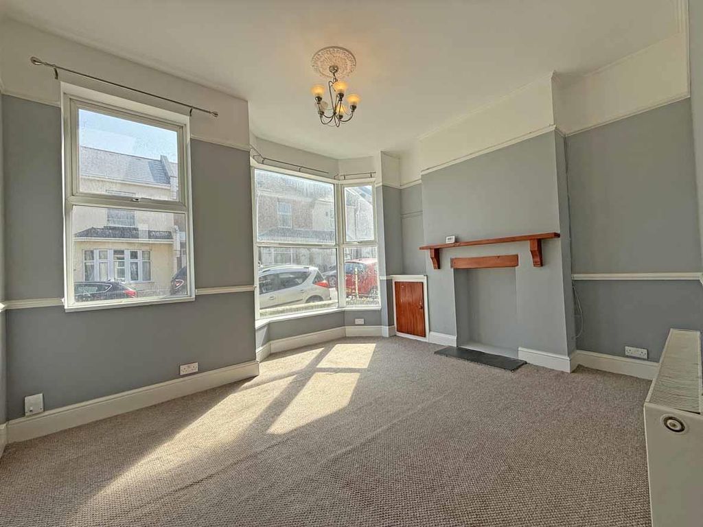 Property photo 2 of 11 Renown Street 2 - Lounge Front.Jpg