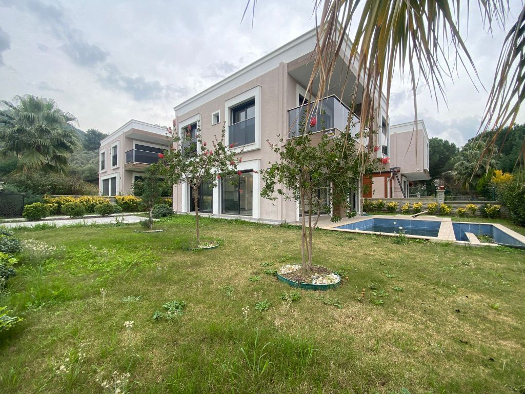 Property photo 2 of 23 Cutting Edge Detached Kusadasi Villa For Sale - Private Garden And Swimming Pool