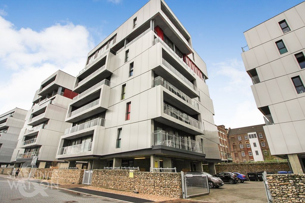 Property photo 1 of 23