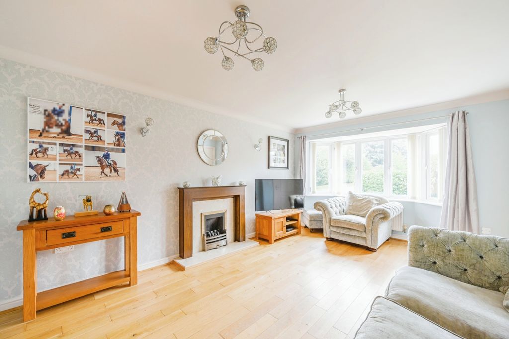 Property photo 2 of 24