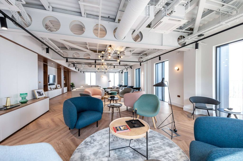 Property photo 3 of 44