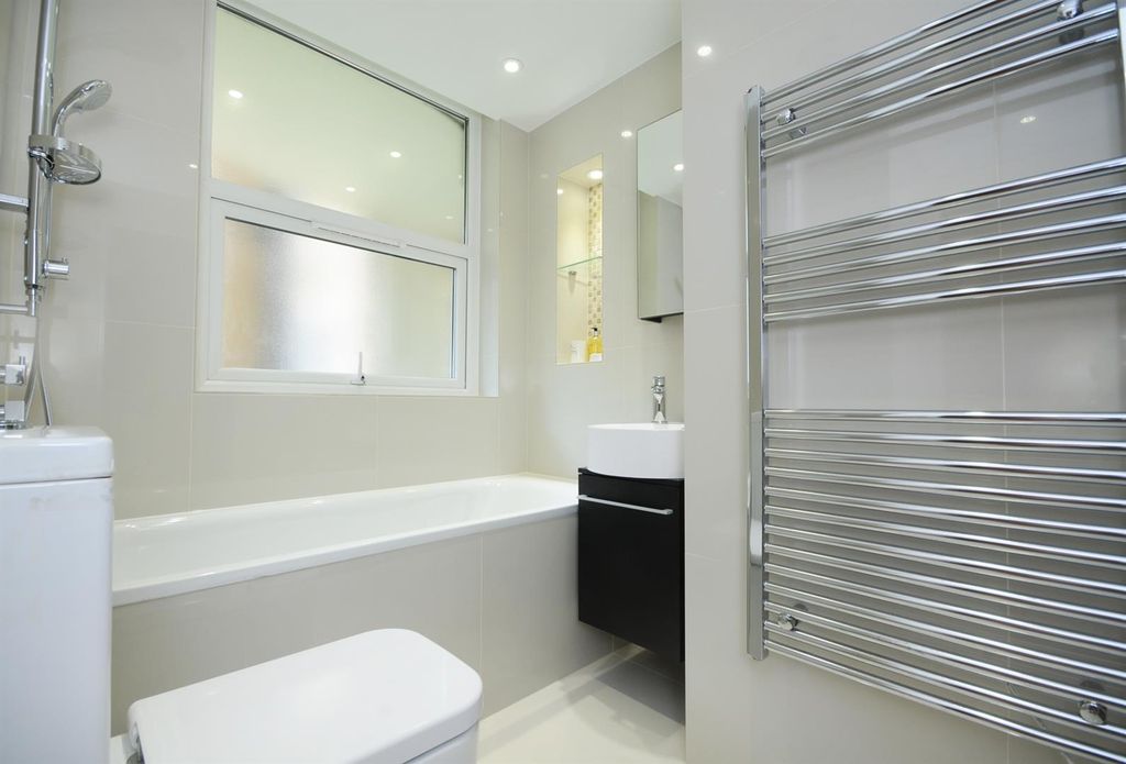 Property photo 2 of 10 62Bc Bathroom 12.Jpg