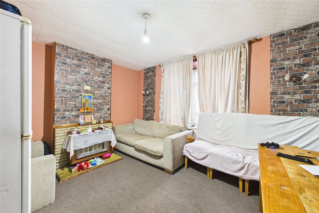 Property photo 2 of 4 Picture No. 04