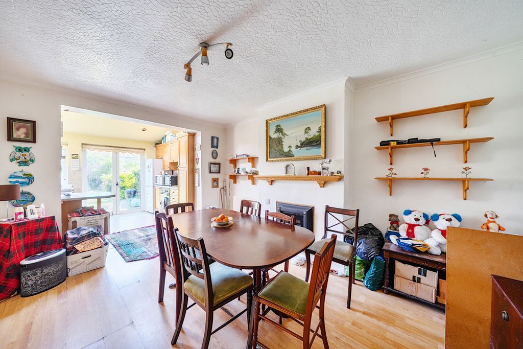Property photo 3 of 20 1448374-11-69Ea0B...