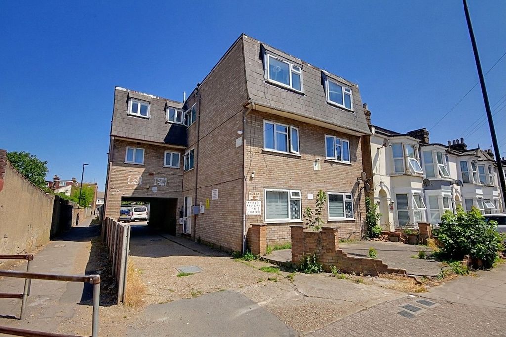 Property photo 1 of 13 Picture No. 03