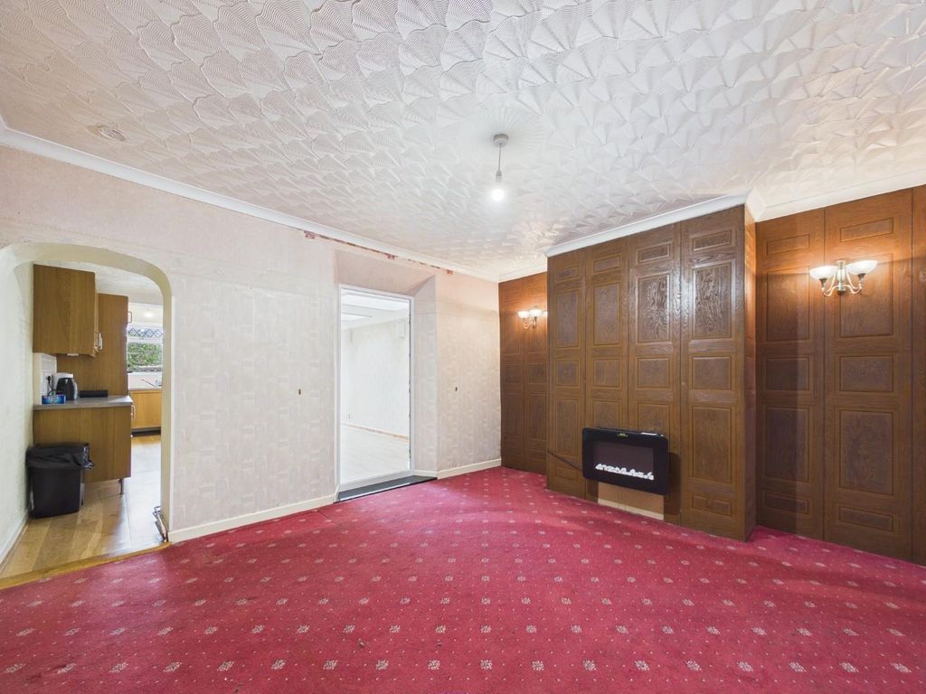 Property photo 3 of 29 Cam01530G0-Pr0412-Still006.Jpg