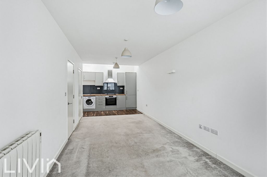 Property photo 3 of 9 3