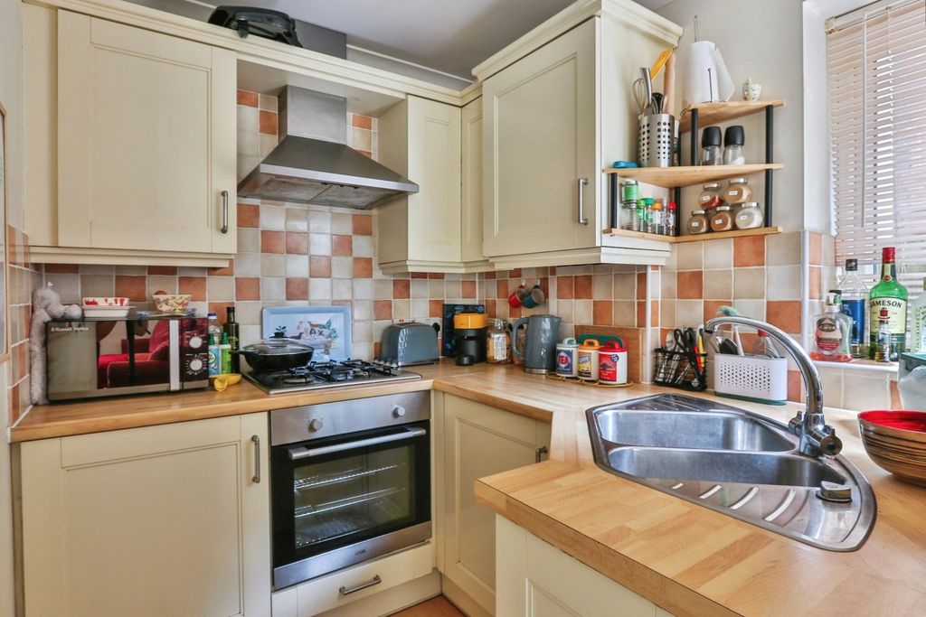 Property photo 3 of 17 Photo
