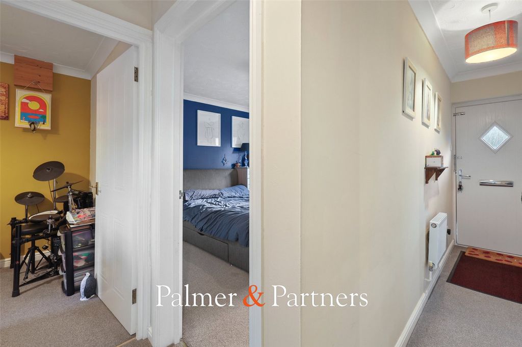 Property photo 2 of 15 Picture No. 12