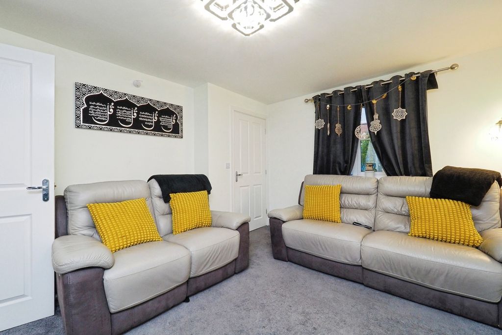 Property photo 2 of 20 Pbox-Img.Jpg