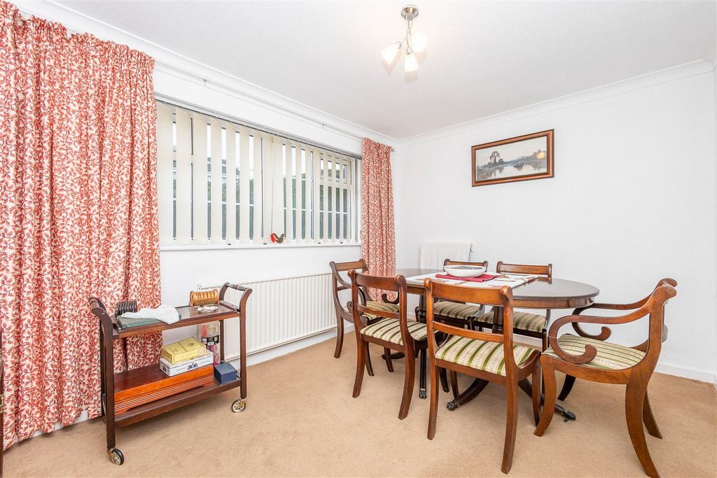 Property photo 3 of 21 Dining Room