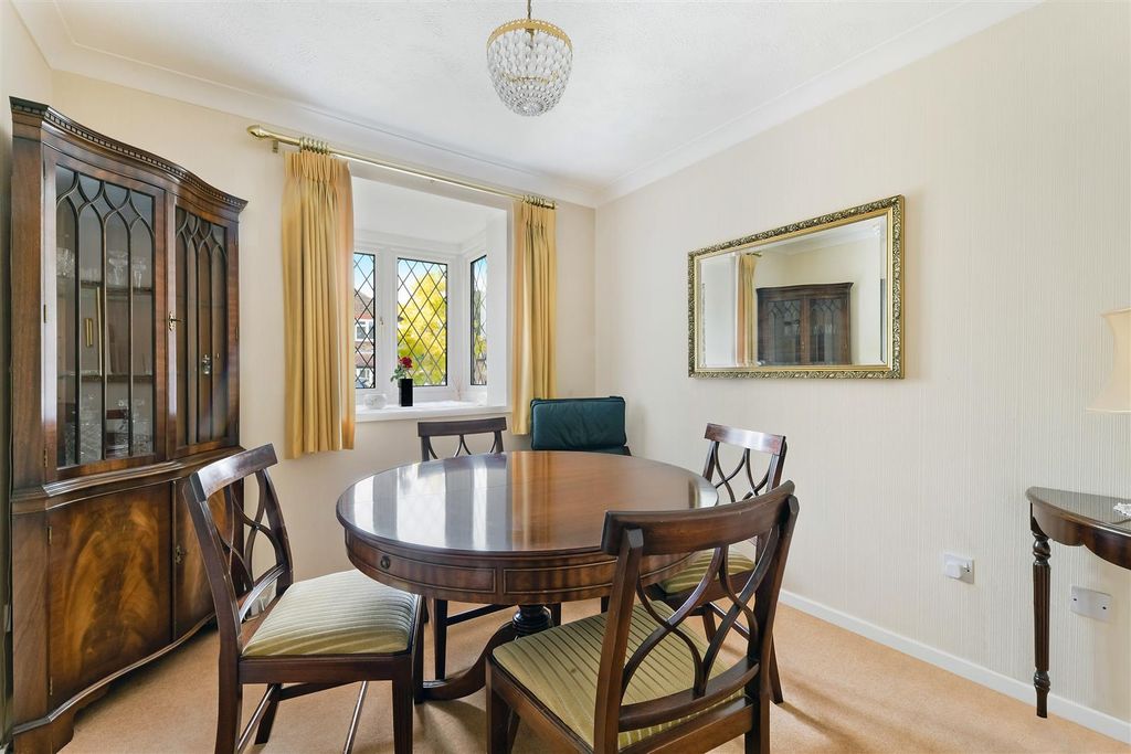 Property photo 3 of 16 Osier Way, 50- (3).Jpg